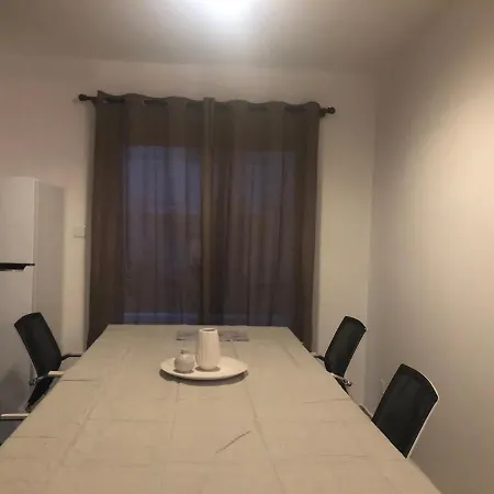 Elysia Park Pool View 3bedroom Apartment