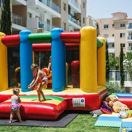 Elysia Park Pool View 3bedroom Apartment Paphos