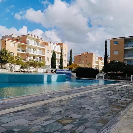 Elysia Park Pool View 3bedroom Apartment Paphos