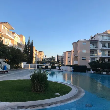 Elysia Park Pool View 3bedroom * Пафос