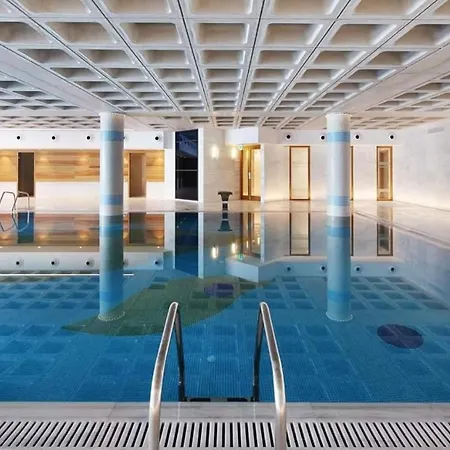 Elysia Park Pool View 3bedroom *